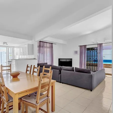 Con Piscina Privada Ferienhaus