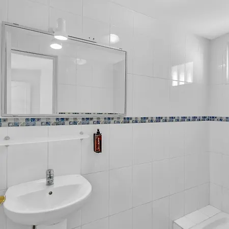 Con Piscina Privada *