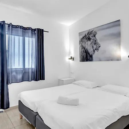 Con Piscina Privada Ferienhaus